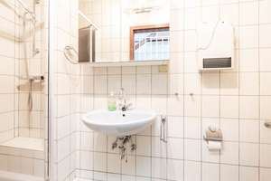Großzügiges EFH mit 6 Zimmern, 3 Bädern, Balkonen und Garagen in familienfreundlicher Lage – Die vollständige Adresse der Immobilie erhältst du vom Anbieter., 42655 Gräfrath, Solingen – Vorschaubild 17