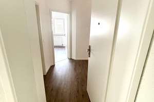 ✨Erstbezug nach Sanierung mit neuer Einbauküche ✨ – Hörgelstraße 1A, 76228 Wolfartsweier, Karlsruhe – Vorschaubild 2