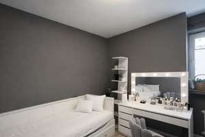 90 m² Wohnkomfort: Helle 3-Zimmer-Wohnung mit Balkon in Köln-Junkersdorf – Die vollständige Adresse der Immobilie erhältst du vom Anbieter., 50858 Junkersdorf, Köln – Vorschaubild 8
