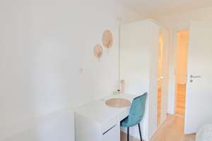2x WG-Zimmer in Mädchen-WG ab sofort zu vermieten! 5er-WG - Fritz-Meyer-Weg 29,
81925 München – Fritz-Meyer-Weg 29, 81925 Oberföhring, München – Vorschaubild 3