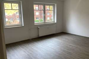Hier findet jeder seinen Platz: ansprechende 2-Zi.-Wohnung mit Fahrstuhl, sofort anmietbar! – Moislinger Allee 92 A, 23558 Sankt Lorenz Süd, Lübeck – Vorschaubild 9