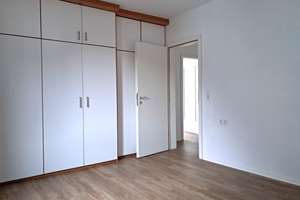 Modernisierte 4-Zimmer Wohnung zentral in Zuffenhausen - Balkon, Garage, Stellplatz und Gartenmitbe. – Rütlistr. ..., 70435 Zuffenhausen-Schützenbühl, Stuttgart – Vorschaubild 17