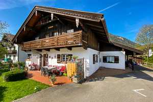 Alpenländisches Schmuckstück mit vermieteten Wohnungen - Erstwohnsitz im Herzen von Bayrischzell – Miesbach (Kreis) – Vorschaubild 3