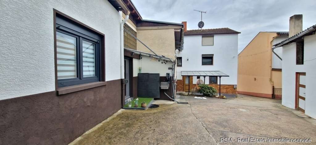 Immobilie in Brombachtal - Exklusives Kernsaniertes Reihenmittelhaus mit 2 Garagen, Fußbodenheizung, Wintergarten und viel mehr - Bild 2