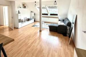 Charmante Dachgeschosswohnung mit Tiefgaragenstellplatz in Bielefeld – Die vollständige Adresse der Immobilie erhältst du vom Anbieter., 33607 Mitte, Bielefeld – Vorschaubild 1