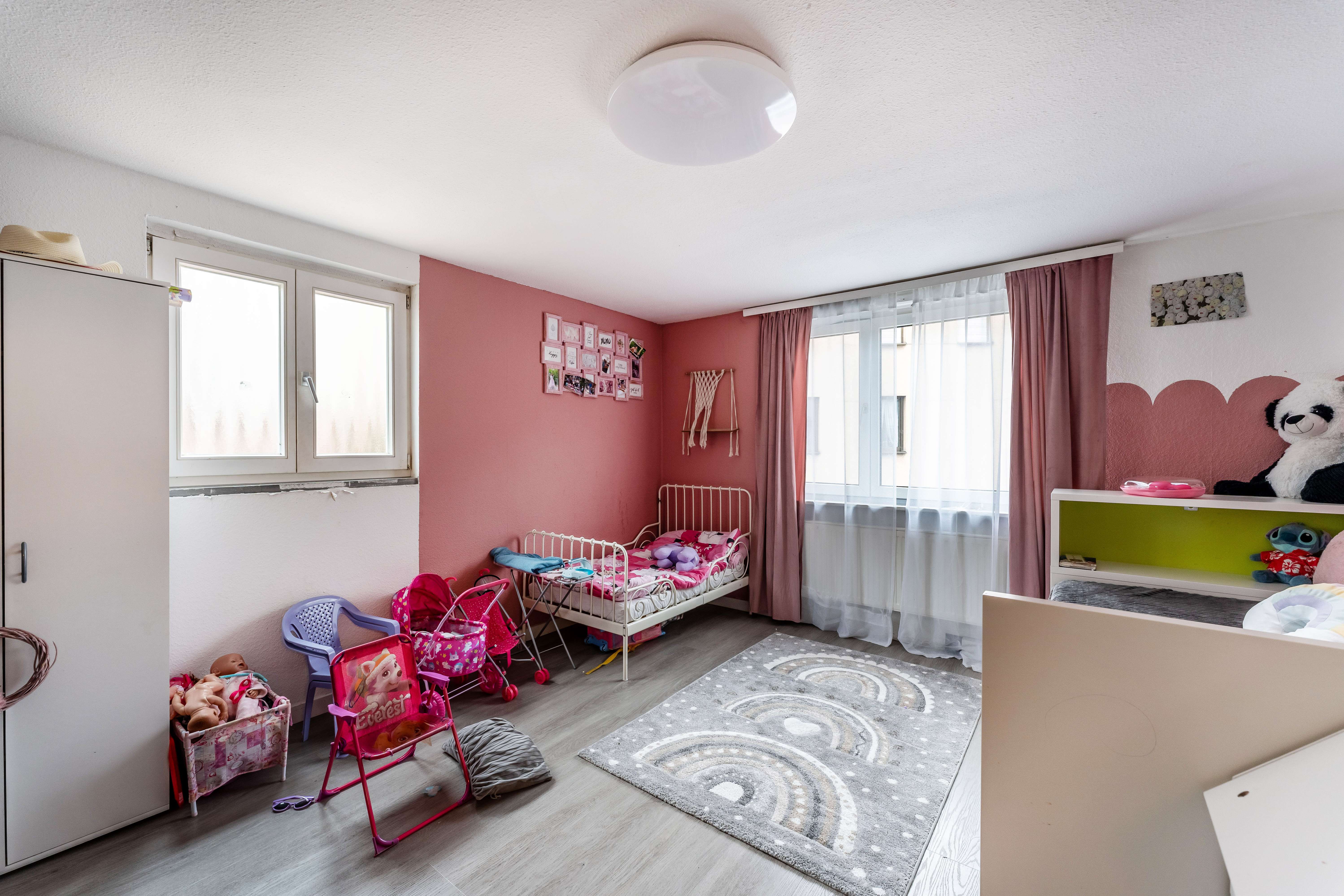 Immobilie in Schramberg - Anlageobjekt mit zwei vermieteten Wohnungen + Ladenlokal und sechs PKW-Stellplätzen - Bild 2