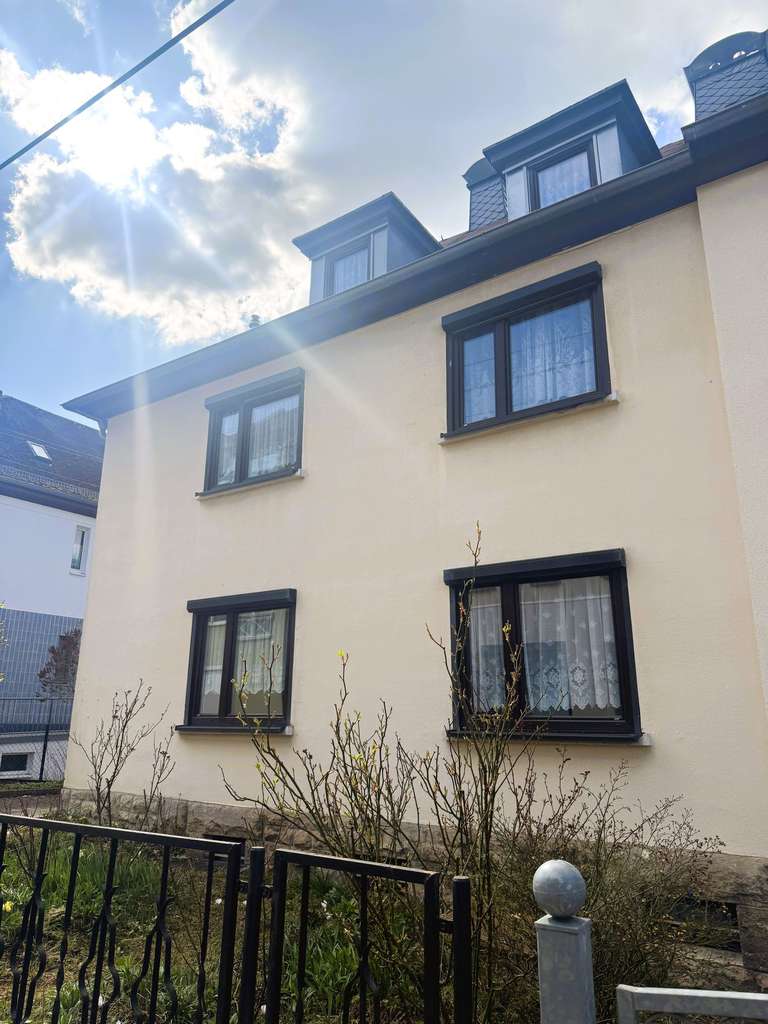 Immobilie in Ilmenau - zentral gelegenes Wohnhaus mit tollem Grundriss, Garage & Garten zu verkaufen - Bild 0