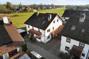 FAMILIENIDYLLE MIT WEITBLICK: CHARMANTE DOPPELHAUSHÄLFTE MIT SÜDGARTEN UND MODERNER AUSSTATTUNG – Augsburg (Kreis) – Vorschaubild 2