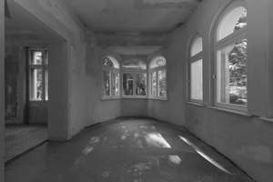 Villa mit Perspektive – Aufgeteilt für Projektentwickler oder wandelbar zur Familienresidenz – Waltharistraße 34, 14109 Nikolassee, Berlin – Vorschaubild 3