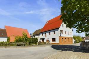 Charmante Immobilie mit großem Hof und Geschichte - Ehemalige Gaststätte inkl. Wohnung zu verkaufen! – Die vollständige Adresse der Immobilie erhältst du vom Anbieter., 91207 Lauf an der Pegnitz – Vorschaubild 1
