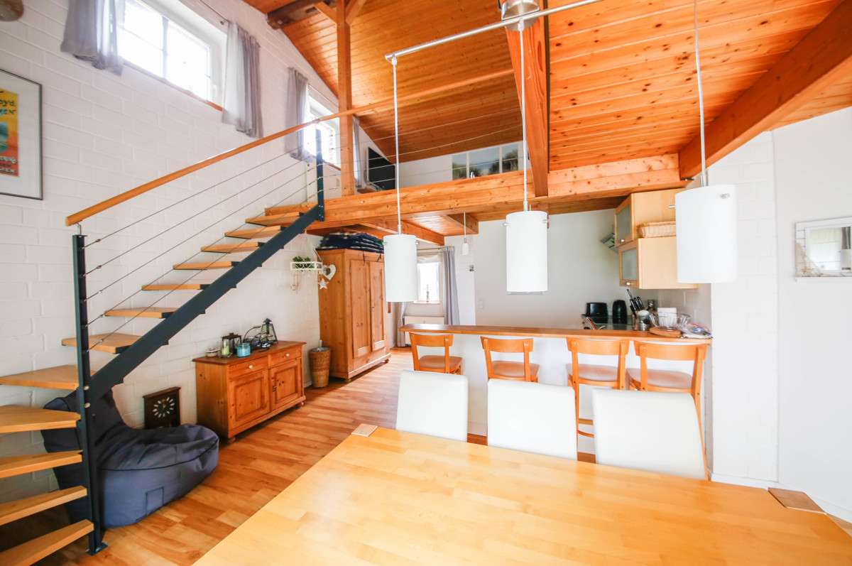 Immobilie in Gelting - Reetdachkate an der Ostsee in idyllischer Alleinlage mit drei Wohnungen  + 2,2 ha Land - Bild 4