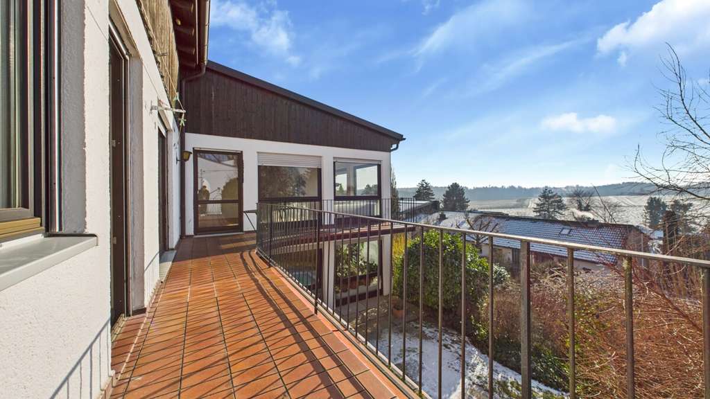 Immobilie in Friedberg - Seltenes Unikat mit Sanierungsbedarf und Weitblick ins Grüne! - Bild 0