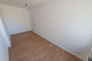 *Familiäre und zentrale Wohnung mit Balkon und Tageslichtbad* – Olvenstedter Straße 32, 39108 Stadtfeld Ost, Magdeburg – Vorschaubild 11