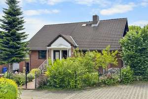 Einfamilienhaus mit Weitblick in bester Lage von Hildesheim  – Die vollständige Adresse der Immobilie erhältst du vom Anbieter., 31137 Himmelsthür, Hildesheim – Vorschaubild 1