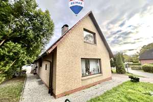Modernisierter Altbau mit Charme & Substanz – 9 Zimmer, 290 m² in ruhiger Lage von Quickborn – Die vollständige Adresse der Immobilie erhältst du vom Anbieter., 25451 Quickborn – Vorschaubild 2