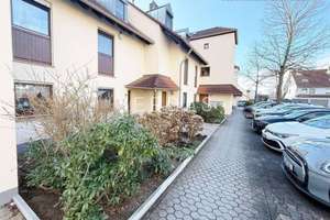 Modernisierte 3-Zimmer-Maisonette auf drei Ebenen mit Privatgarten, Balkon & eigener Garage