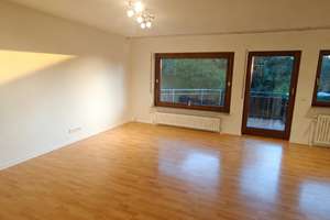 Modernisierte 1-Zimmer-Wohnung mit großem Westbalkon, Einbauküche & TG-Stellplatz in Plieningen