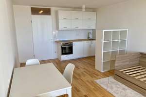 Helles 1-Zimmer-Appartement mit Balkon im 12. OG im Olympiadorf – Die vollständige Adresse der Immobilie erhältst du vom Anbieter., 80809 Am Riesenfeld, München – Vorschaubild 2