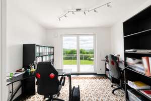 Neuwertiges Traumhaus mit Panoramaausblick und hervorragender Anbindung – Die vollständige Adresse der Immobilie erhältst du vom Anbieter., 37133 Friedland – Vorschaubild 7