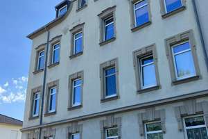 Großzügige 2-Zimmer mit EBK, Laminat, Stellplatz, Balkon und Wanne in zentraler Lage! – Dresdner Straße 156, 9131 Hilbersdorf, Chemnitz – Vorschaubild 2