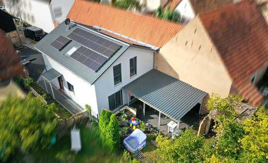 Einfamilienhaus mit großem Grundstück (Baujahr 2021) - Platz für die ganze Familie
