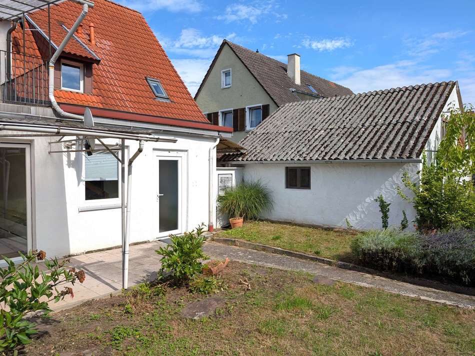 Haus und Garage
