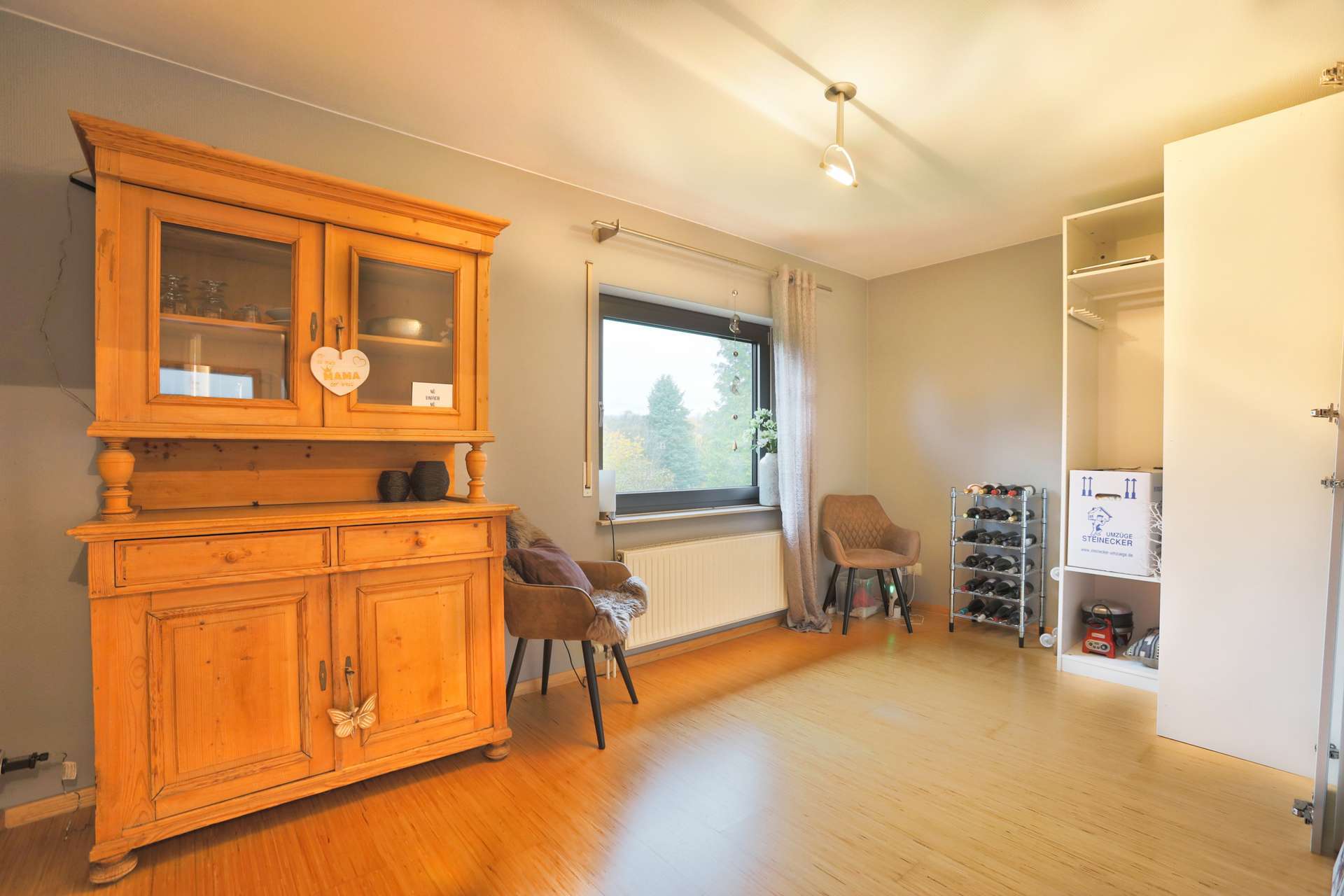 Immobilie in Hammersbach - Stilvoller Bungalow mit separater ELW, Doppelgarage & großem Grundstück - Bild 6