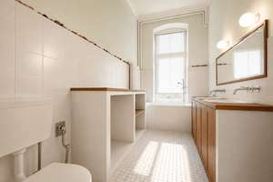 **Solide Kapitalanlage im Berliner Altbau: 4-Zimmer-Wohnung mit 115 m² in Top-Lage nahe Tiergarten** – Die vollständige Adresse der Immobilie erhältst du vom Anbieter., 10785 Tiergarten, Berlin – Vorschaubild 6