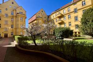 Bezugsfreie 2-Zimmer-Altbauwohnung in Berlin Pankow mit Balkon  – Die vollständige Adresse der Immobilie erhältst du vom Anbieter., 13187 Pankow (Ortsteil), Berlin – Vorschaubild 1