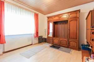 Reaktiviert: jetzt wieder verfügbar! -Zwei- bis Drei-Familienhaus mit Freisitz in Großauheim – Main-Kinzig-Kreis – Vorschaubild 4