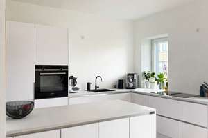 Modern, Lichtdurchflutet, Großzügig: 4-Raum-Wohnung mit Sonnenbalkon – Die vollständige Adresse der Immobilie erhältst du vom Anbieter., 40547 Oberkassel, Düsseldorf – Vorschaubild 3