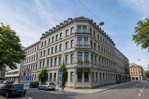 Moderne 4-Zimmer-Dachgeschosswohnung unter Denkmalschutz in Top-Lage der Fürther Innenstadt