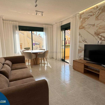 Renovierte Wohnung mit Gemeinschaftspool, in der Provinz Alicante, in Orihuela Costa. 2 Schlafzimmer