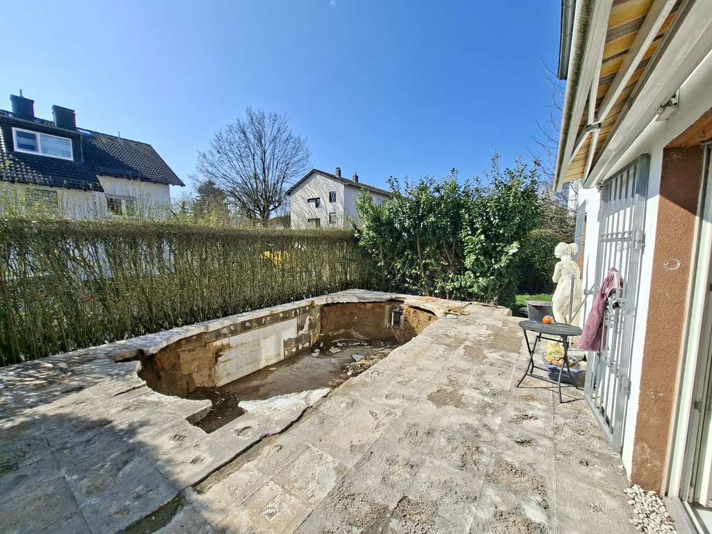 Immobilie in Hofheim am Taunus - Großzügiges 3-Familienhaus mit Garten, Terrassen und Balkonen – vielfältige Nutzungsmöglichkeiten - Bild 4