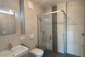 Ihr neues Zuhause: Stilvolle 3-Zimmer-Wohnung mit Einbauküche und Balkon – Thomas-Jefferson-Straße 38, 68309 Käfertal, Mannheim – Vorschaubild 4
