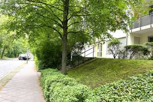 Urbaner Komfort trifft auf ruhige Wohnqualität: 2 Zimmer, Aufzug, TG-Stellplatzoption, Innenhoflage