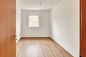 Solide vermietete 4-Zimmer-Wohnung in München-Waldperlach – Balkon, Keller & Tiefgarage – Die vollständige Adresse der Immobilie erhältst du vom Anbieter., 81739 Waldperlach, München – Vorschaubild 13
