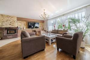 In beliebter Lage: Viel Platz für die Familie mit flexiblen Nutzungsmöglichkeiten, Garten und Garage – Die vollständige Adresse der Immobilie erhältst du vom Anbieter., 61279 Grävenwiesbach – Vorschaubild 6