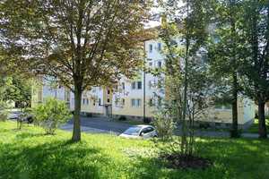 Hereinspaziert! Sonnige Wohnung mit 3 Zimmern + Balkon – Alfons-Pech-Straße 8, 9116 Chemnitz – Vorschaubild 1