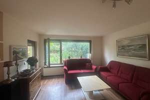 Besonderes Preisangebot - Großzügiges zwei-Familien-Mittelhaus in Kirchheim/Teck – Die vollständige Adresse der Immobilie erhältst du vom Anbieter., 73230 Kirchheim unter Teck – Vorschaubild 2