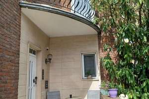 Komplett saniertes Dreifamilienhaus - vielseitig nutzbar in Oberhausen-Stadtmitte!
