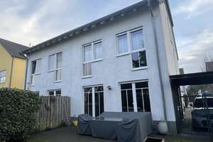 hier haben 2-3 Generationen Platz: komplettes Doppelhaus in ruhiger Wohnlage – Die vollständige Adresse der Immobilie erhältst du vom Anbieter., 51147 Libur, Köln – Vorschaubild 2