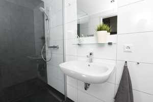 Geschmackvoll und modern möbliertes, voll-ausgestattetes Apartment im Zentrum von S-Vaihingen! – Seerosenstraße 1, 70563 Stuttgart – Vorschaubild 7