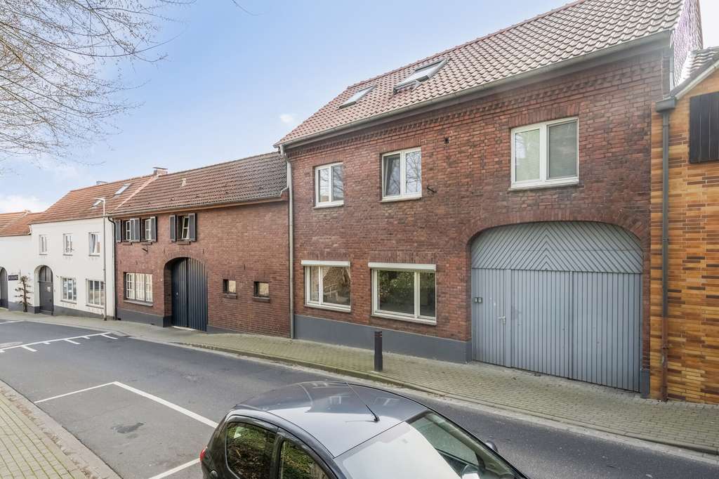 Immobilie in Selfkant - Großzügiges Zweifamilienhaus mit Innenhof, Halle und vielseitiger Nutzung - Selfkant - Hillensberg! - Bild 1