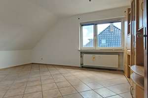MANNELLA *Zentrale Lage mit Gartennutzung & Garage* Sonnige Dachgeschosswohnung in Troisdorf – Die vollständige Adresse der Immobilie erhältst du vom Anbieter., 53840 Troisdorf – Vorschaubild 18