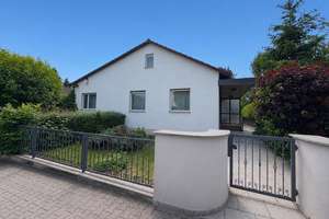 *freistehendes* Einfamilienhaus in absolut ruhiger Lage, in Bergen!