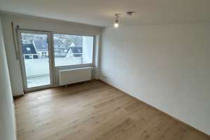 Moderne, helle 2-Zimmer-Dachgeschosswohnung im Erstbezug nach umfassender Modernisierung mit Balkon  – Oskar-Hoffmann-Straße 172, 44789 Südinnenstadt, Bochum – Vorschaubild 2