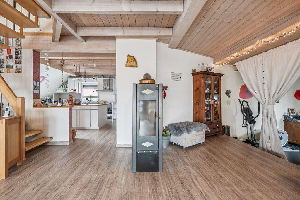 Immobilie in Gößweinstein - Provisionsfrei – 
Ideal für ein Mehrgenerationen-Konzept – 
Modernes Haus mit 2 Wohnungen - Bild 2