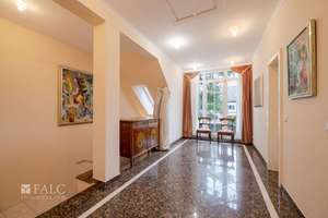 Lichtdurchflutete Dachgeschosswohnung mit außergewöhnlicher Raumhöhe und klassischer Eleganz – Die vollständige Adresse der Immobilie erhältst du vom Anbieter., 81545 Harlaching, München – Vorschaubild 14