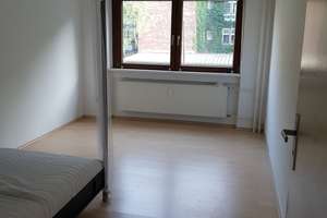 Exklusive, gepflegte 4-Zimmer-Wohnung mit 2 Balkonen und Einbauküche in KARLSRUHE – Kriegsstraße 79, 76149 Südweststadt, Karlsruhe – Vorschaubild 3